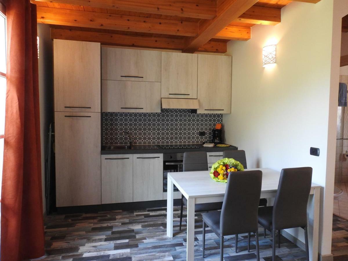 Appartamenti Tasel With Heated Pool Malcesine Exterior photo